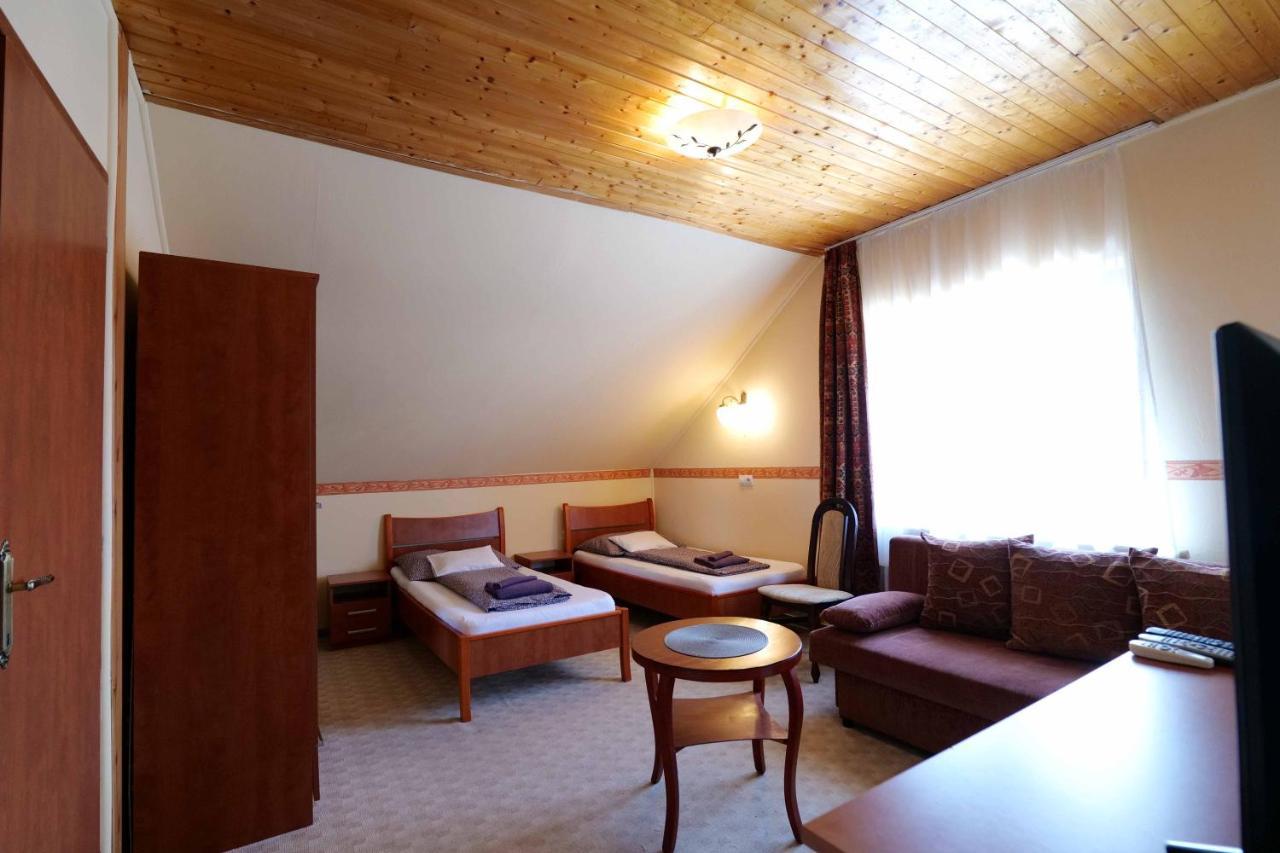 Nyilas Fogado Otel Nyíregyháza Dış mekan fotoğraf