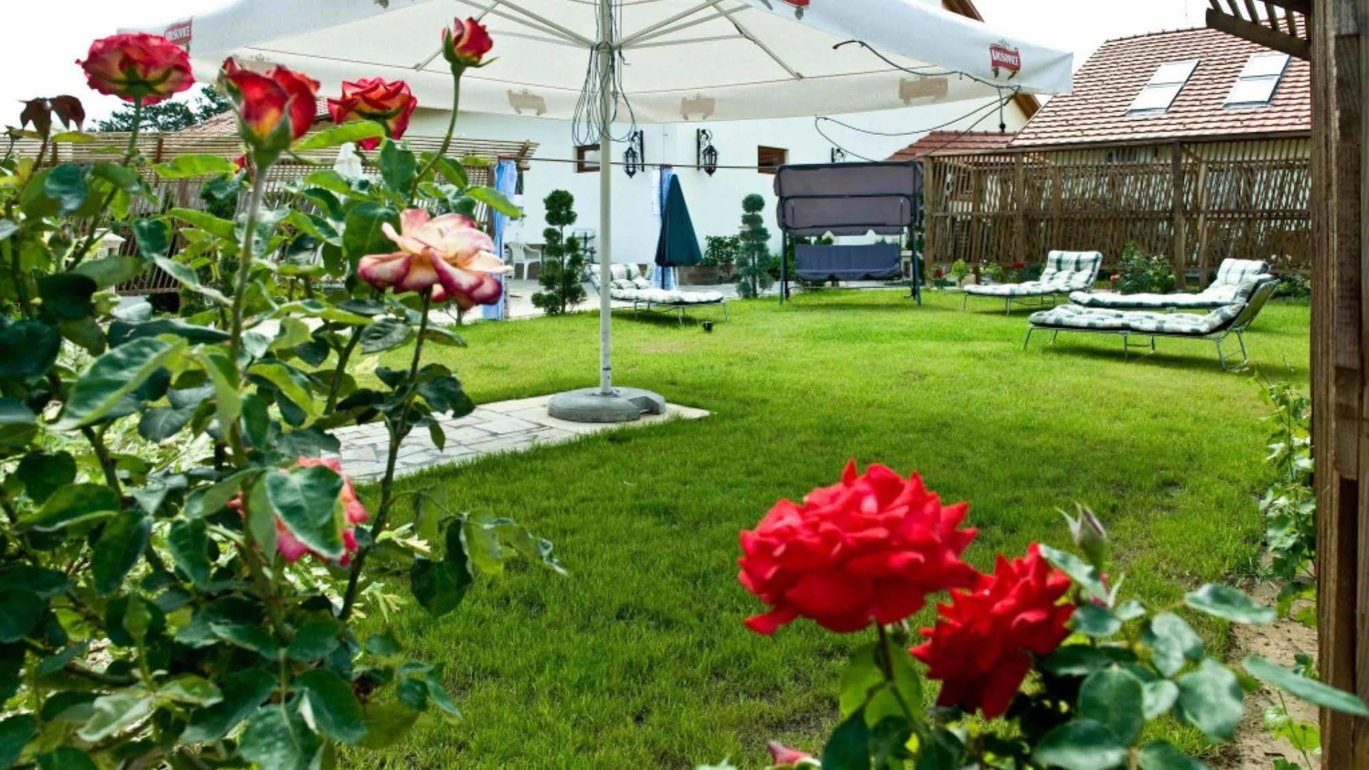 Nyilas Fogado Otel Nyíregyháza Dış mekan fotoğraf